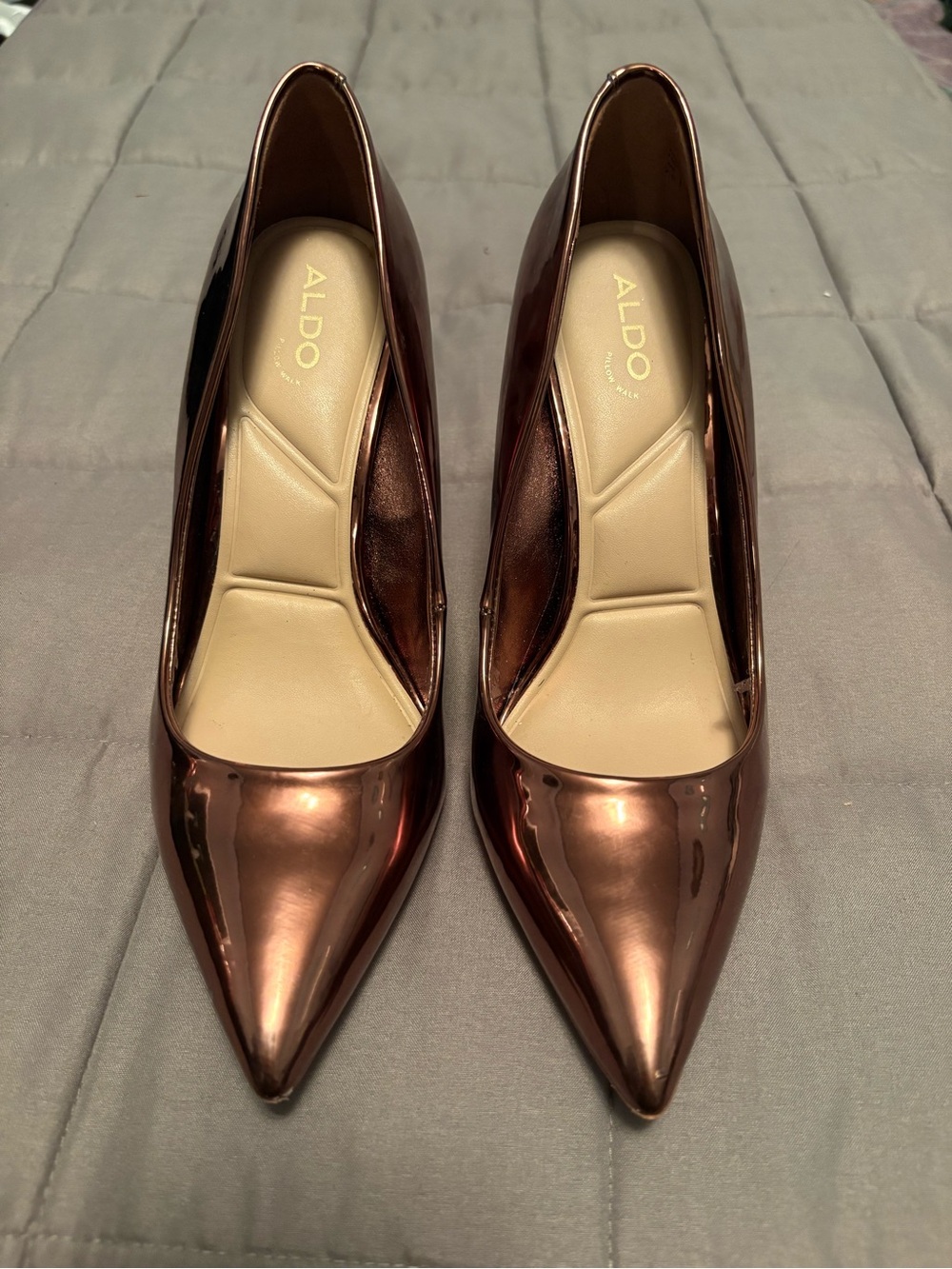 ALDO Women's Metallic Gold Pointed Toe Pumps